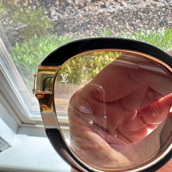 Louis Vuitton Cat Eye Sunglasses - Picture 11 of 16